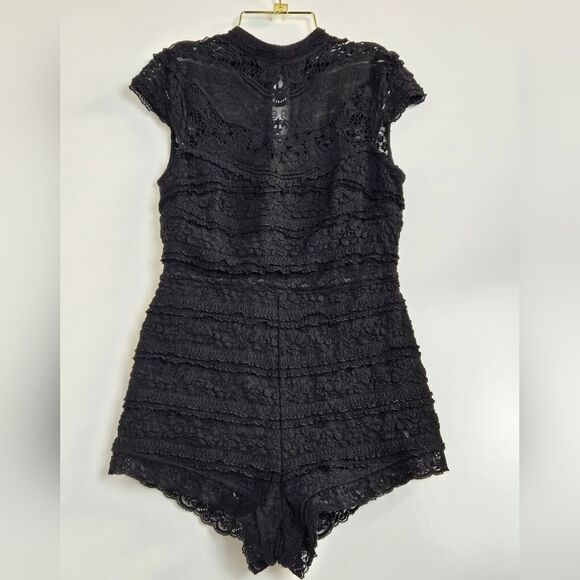 Kimchi Blue Lace Romper w Cap Sleeves Sz S Black - Picture 3 of 14